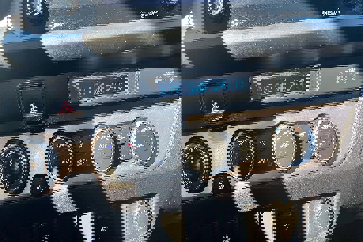 Used 2023 Toyota Tacoma SR image 34