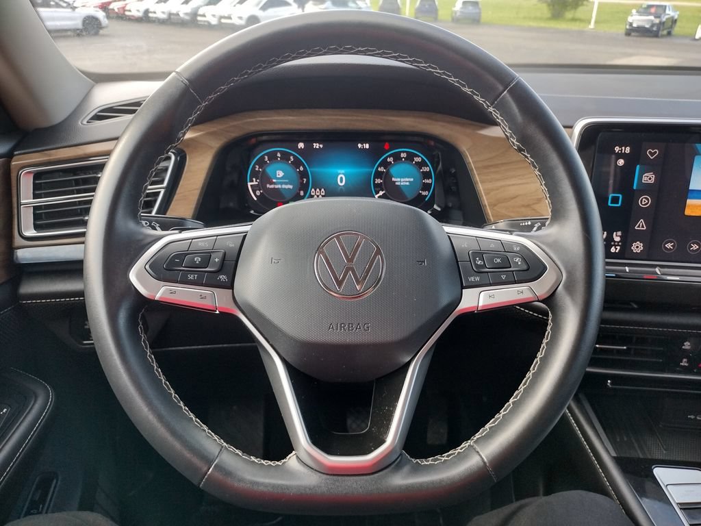 Used 2025 Volkswagen Atlas SE FWD image 7