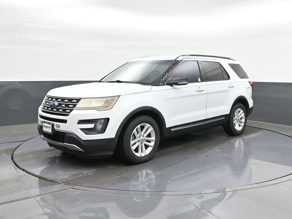 Used 2016 Ford Explorer XLT w/ Equipment Group 201A FWD image 1