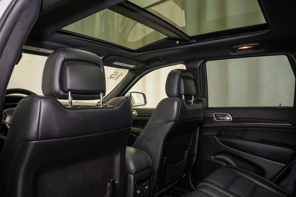 Used 2015 Jeep Grand Cherokee Overland w/ Advanced Technology Group image 10