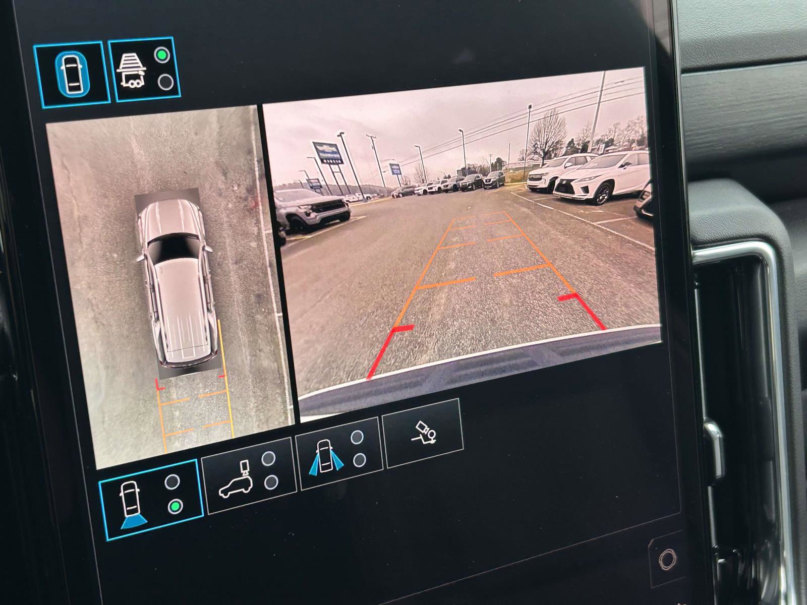 Used 2025 GMC Yukon Denali image 26