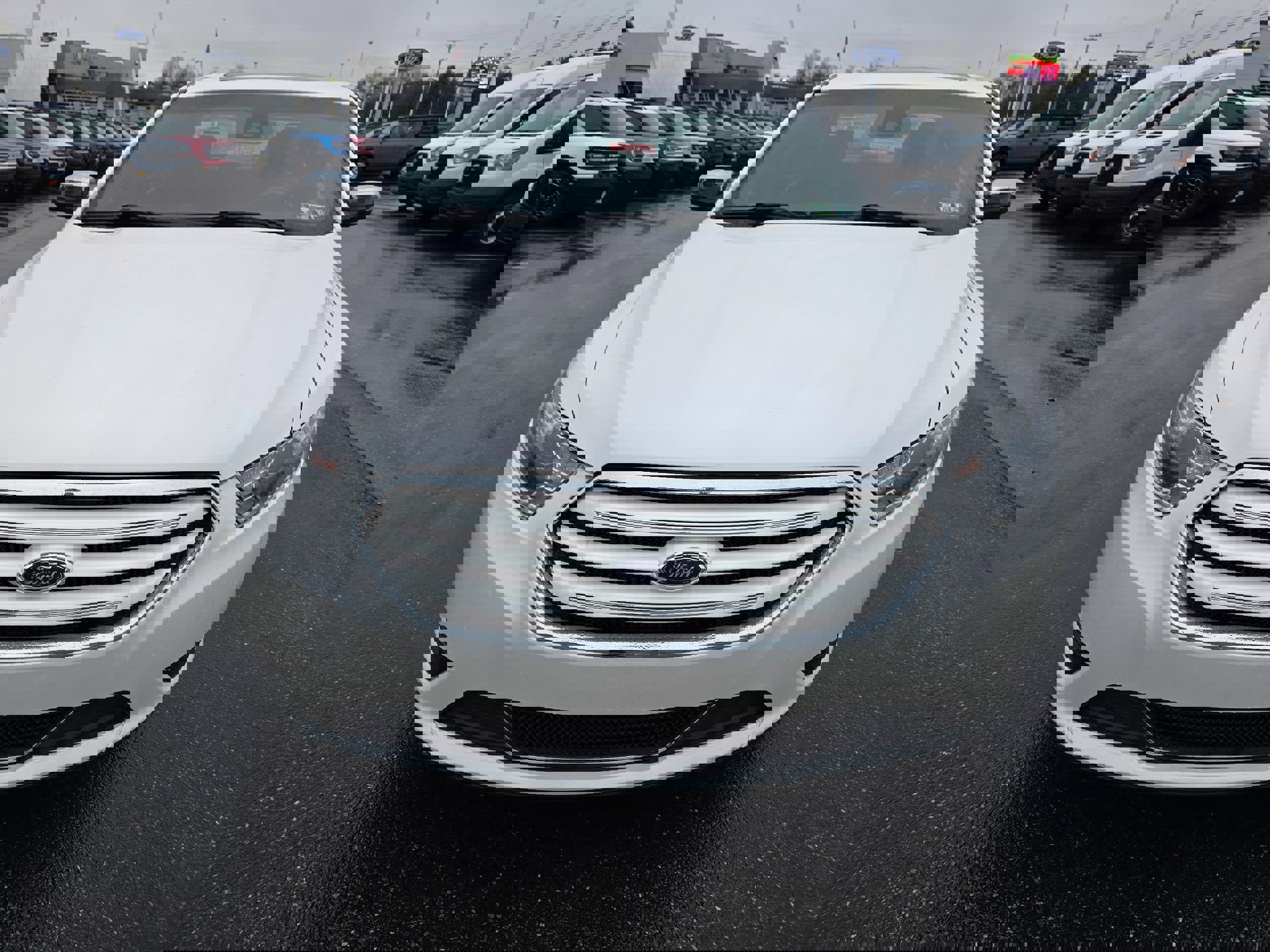 Used 2017 Ford Taurus Limited image 6