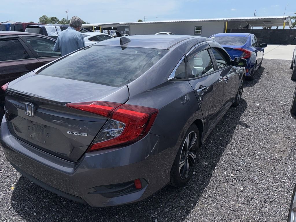 Used 2016 Honda Civic Touring image 4