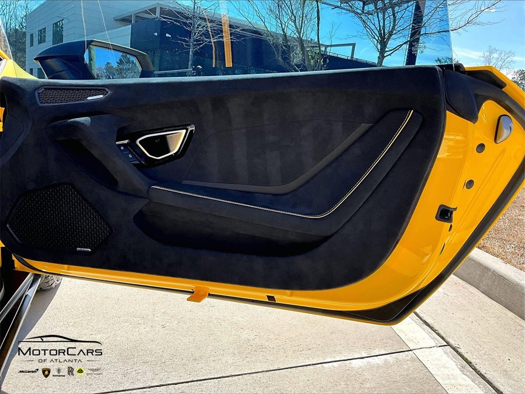 Used 2023 Lamborghini Huracan Sterrato image 19