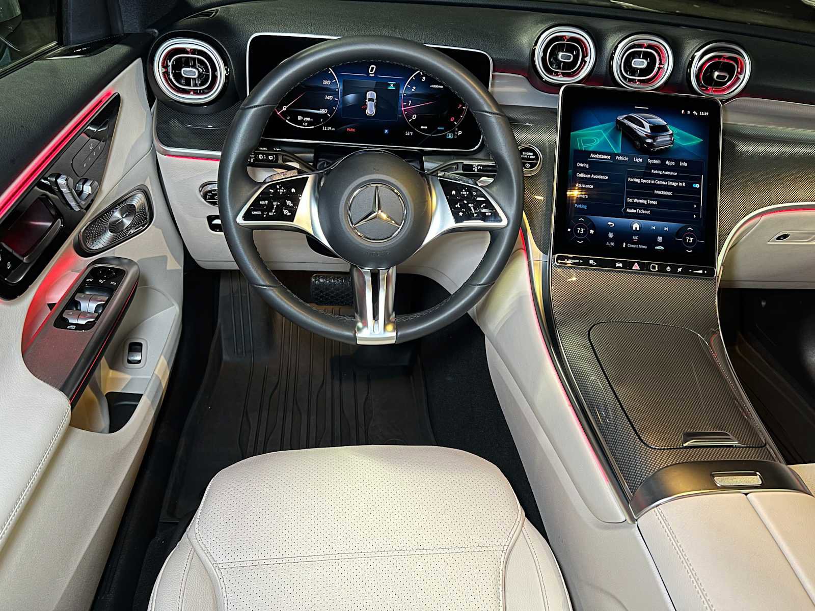 Used 2025 Mercedes-Benz GLC 300 4MATIC image 39