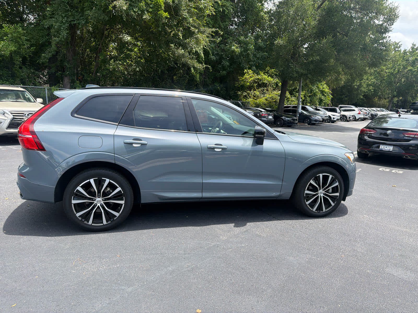 Used 2024 Volvo XC60 B5 Plus w/ Protection Package Premier AWD/4WD image 19