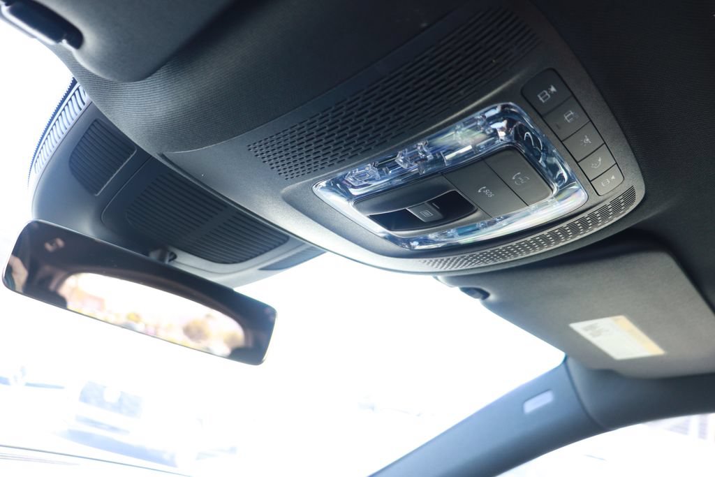 Used 2025 Mercedes-Benz GLS 450 4MATIC image 34