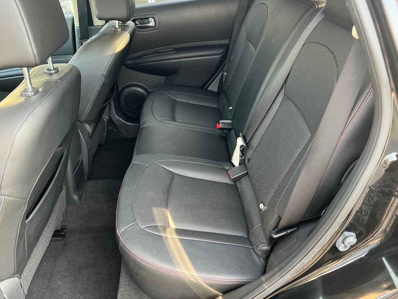 Used 2012 Nissan Rogue SL AWD/4WD image 23