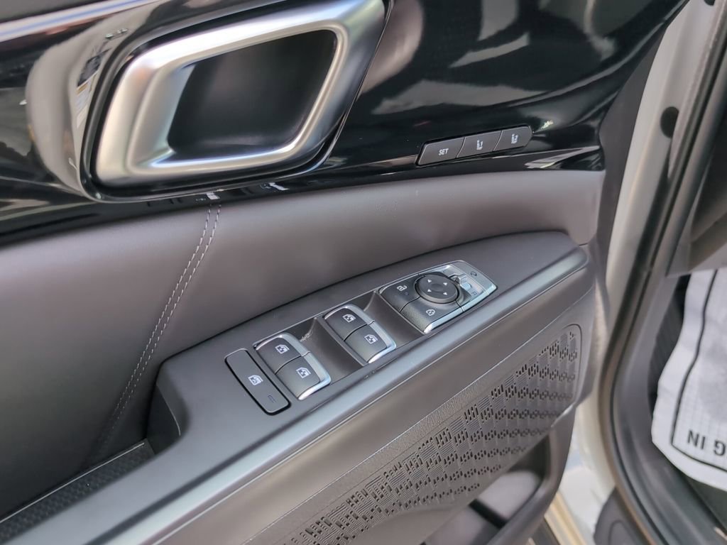 Used 2025 Kia Carnival SX Prestige FWD image 7
