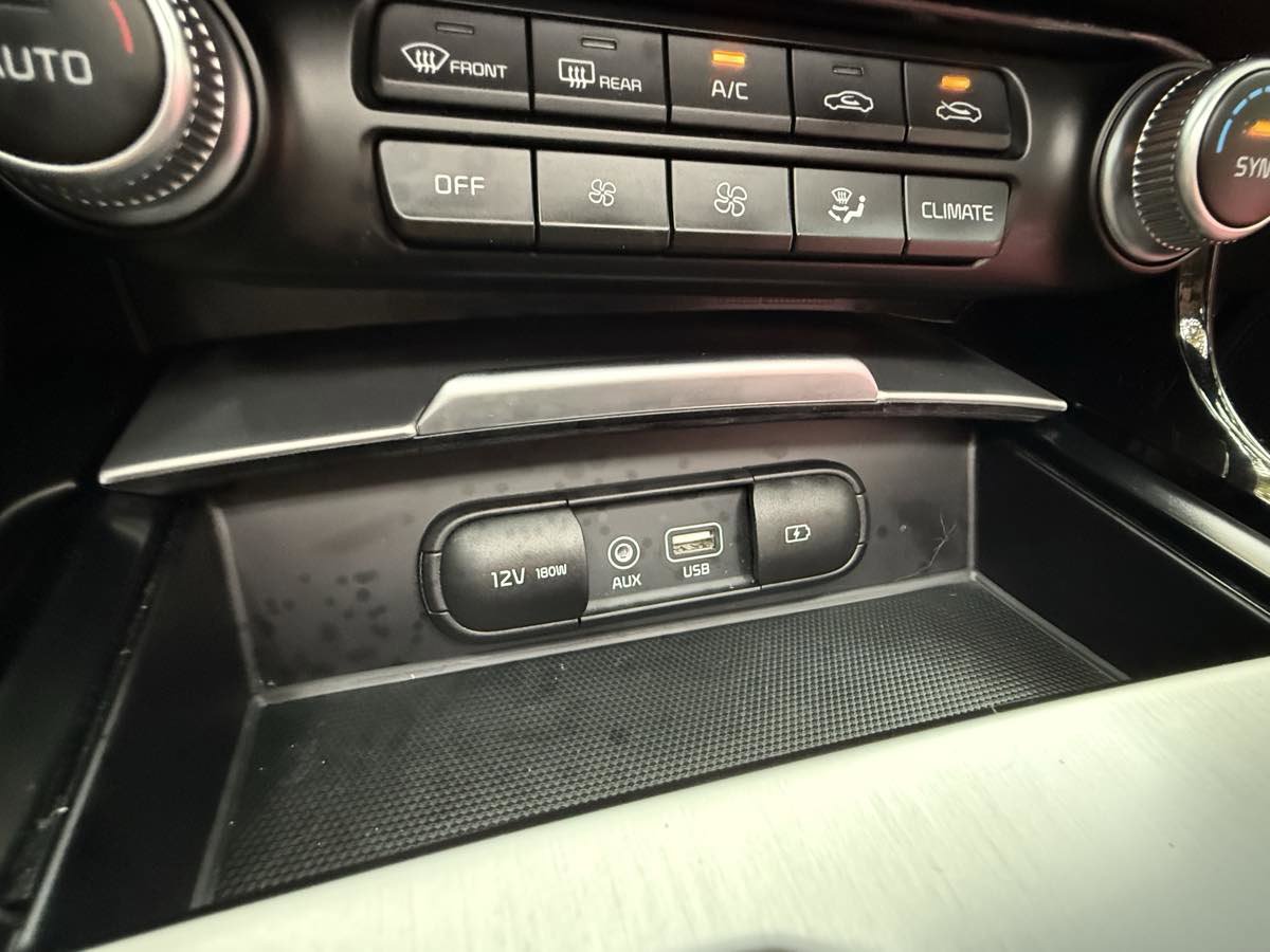 Used 2018 Kia Stinger GT1 image 19