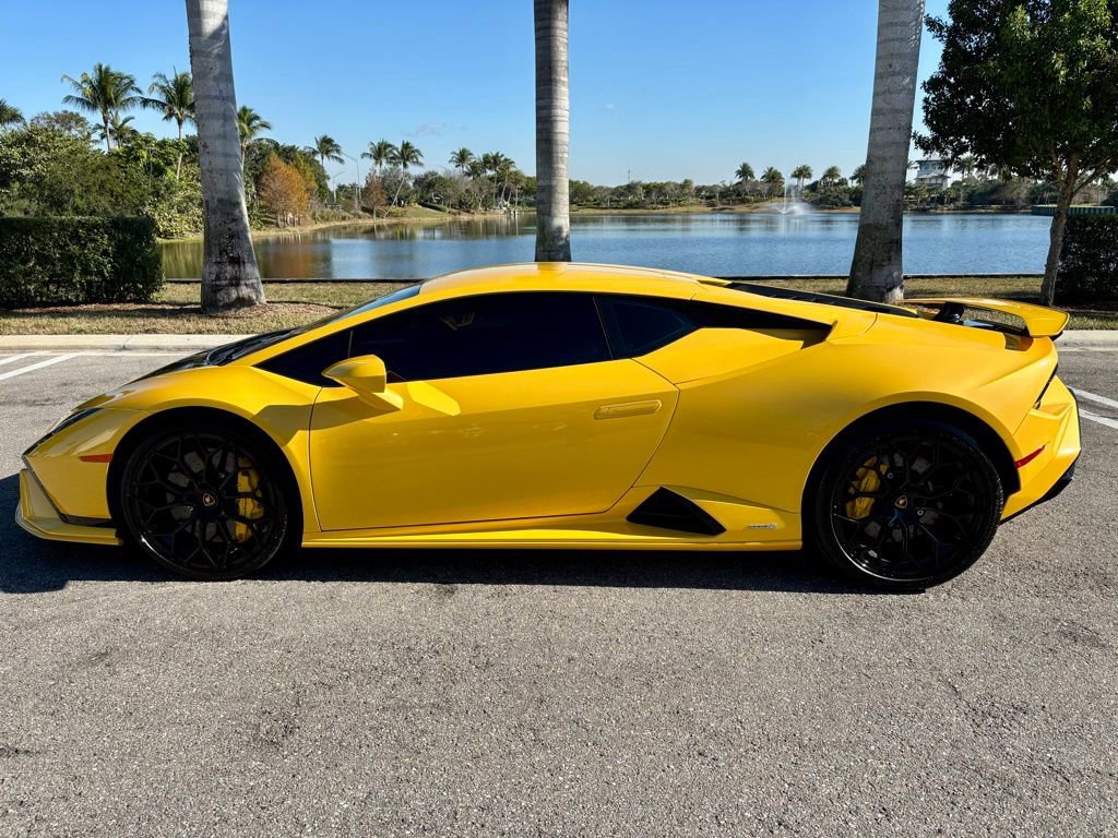Used 2023 Lamborghini Huracan Tecnica image 9