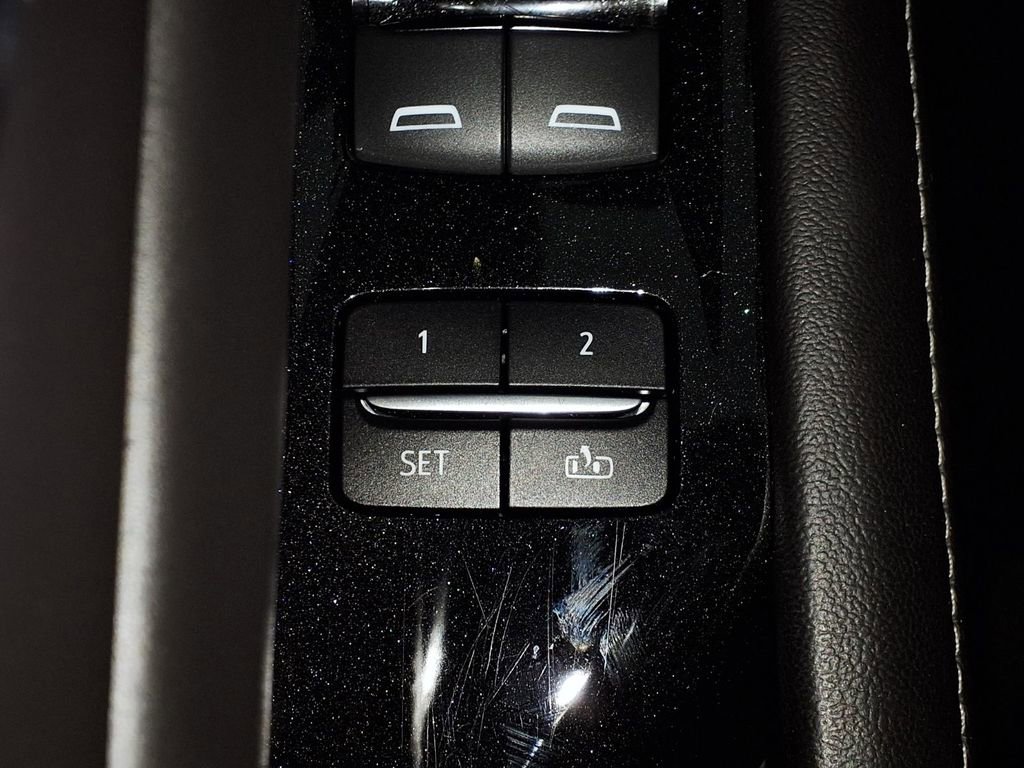 Used 2024 Cadillac Escalade Sport Platinum w/ LPO, ONYX Package image 21