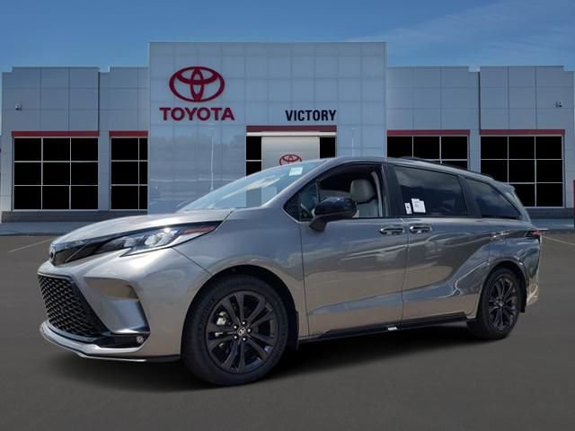New 2026 Toyota Sienna XSE FWD image 1