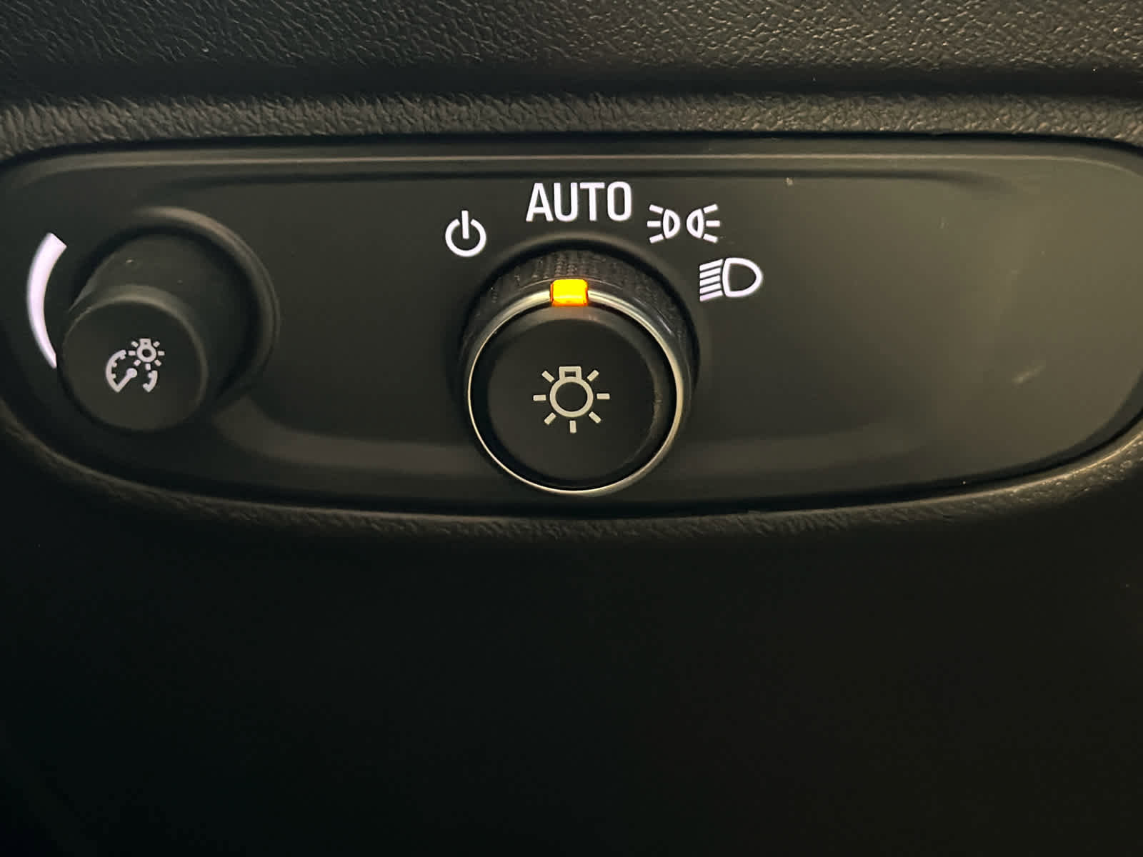 Used 2024 Chevrolet Equinox LT w/ LPO, Floor Liner Package FWD image 43