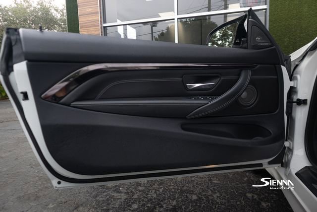 Used 2017 BMW M4 Convertible image 25