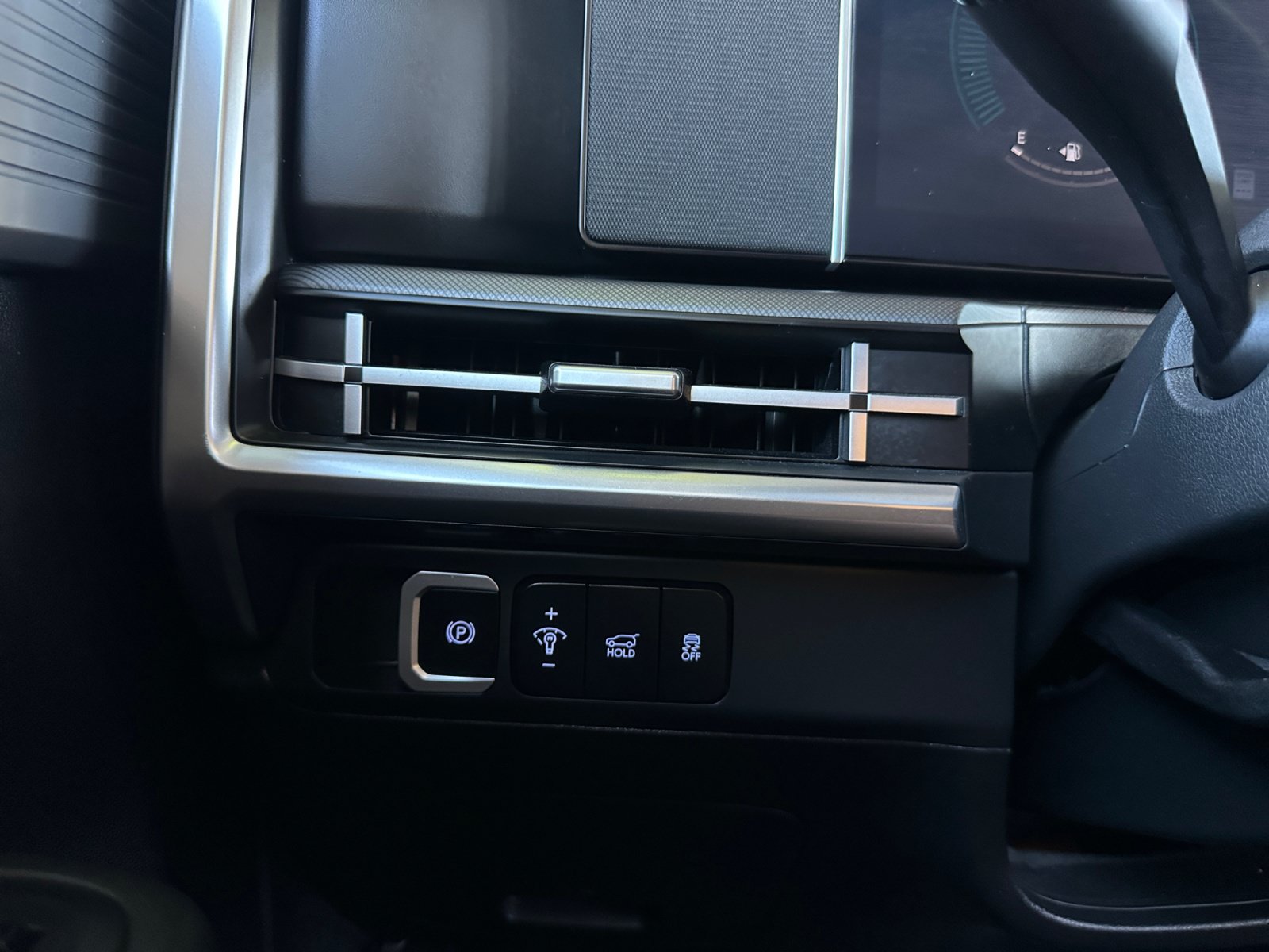 Used 2024 Hyundai Santa Fe SE FWD image 17