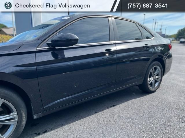 Used 2022 Volkswagen Jetta SE FWD image 3