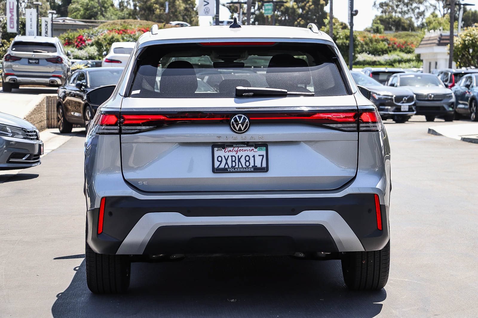 Used 2026 Volkswagen Tiguan SE FWD image 7
