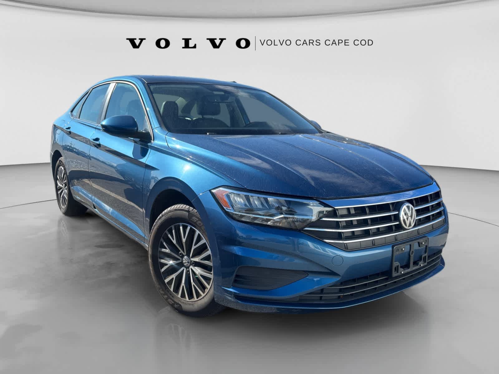 Used 2020 Volkswagen Jetta SE FWD image 2
