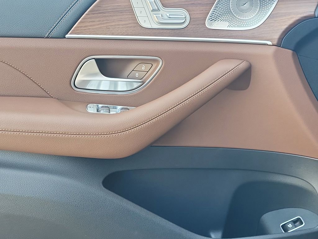 Used 2024 Mercedes-Benz GLS 450 4MATIC image 22