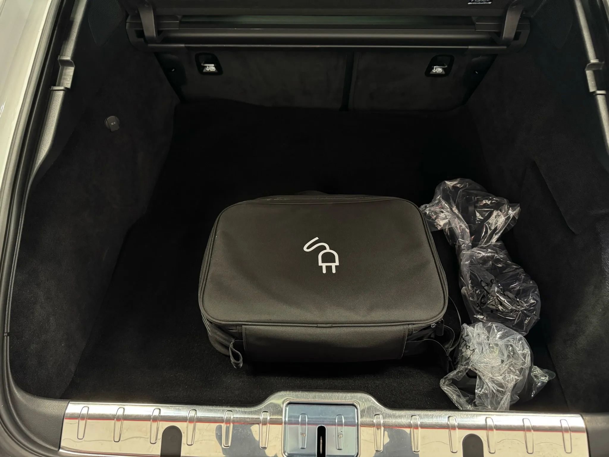 Used 2023 Porsche Panamera 4 Platinum Edition image 26