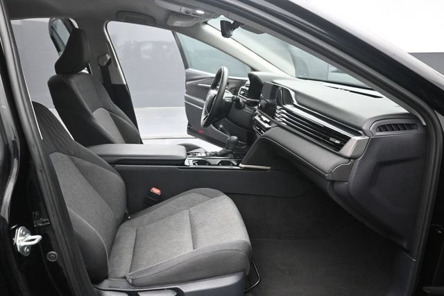Used 2025 Toyota Camry LE w/ Convenience Package FWD image 33