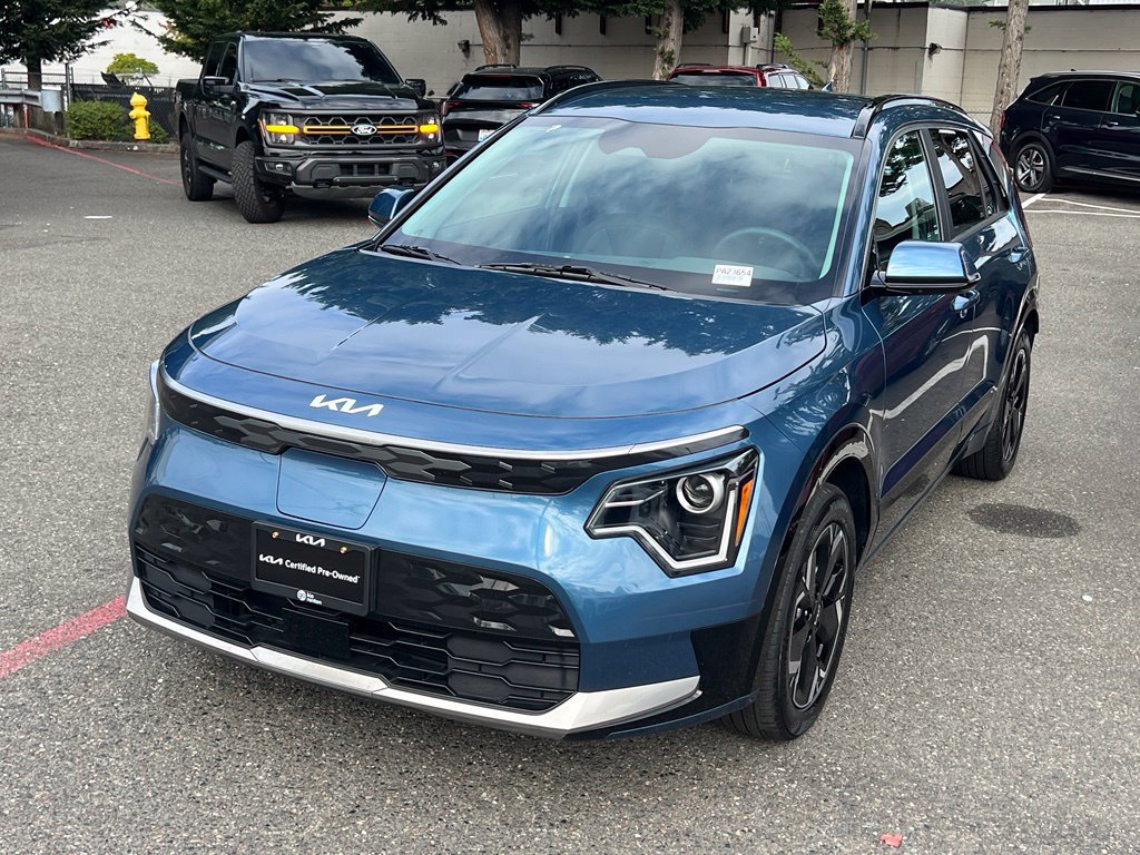 Certified 2024 Kia Niro Wind w/ Wind Preserve Package FWD image 5