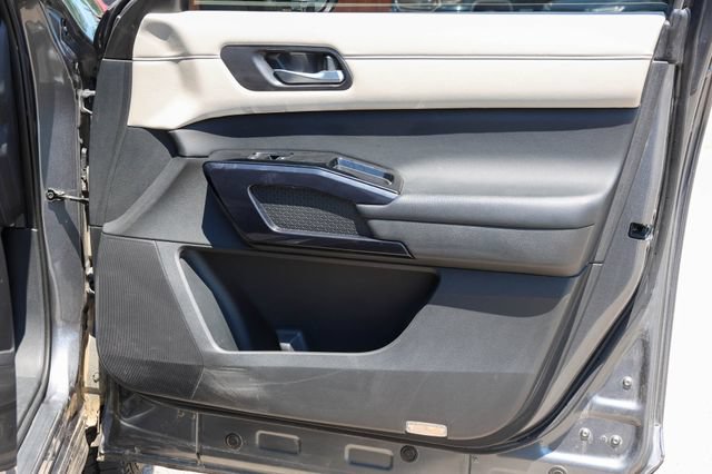 Used 2022 Nissan Pathfinder SV AWD/4WD image 15
