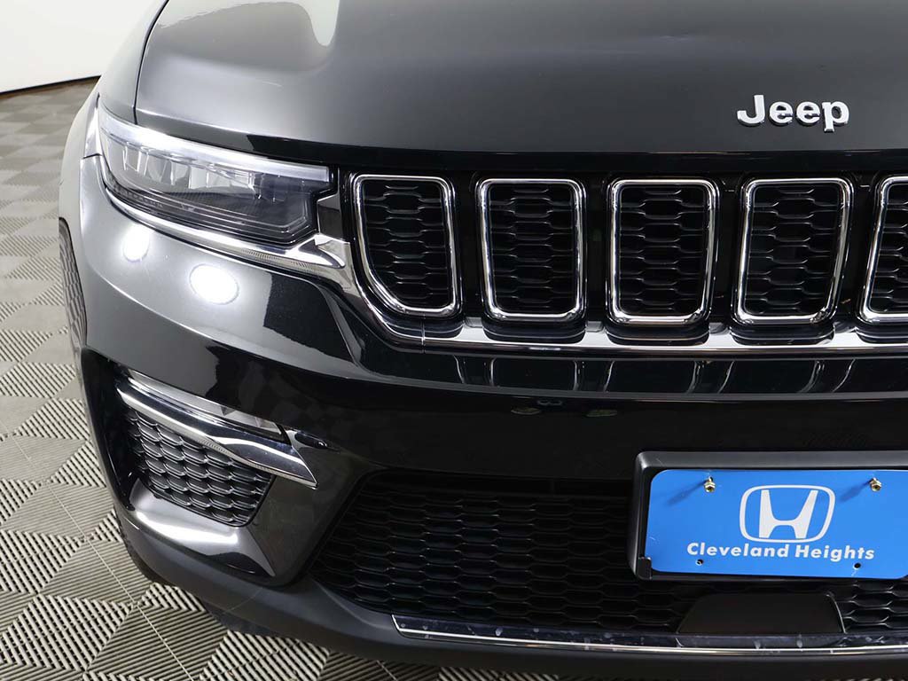 Used 2023 Jeep Grand Cherokee Limited AWD/4WD image 14