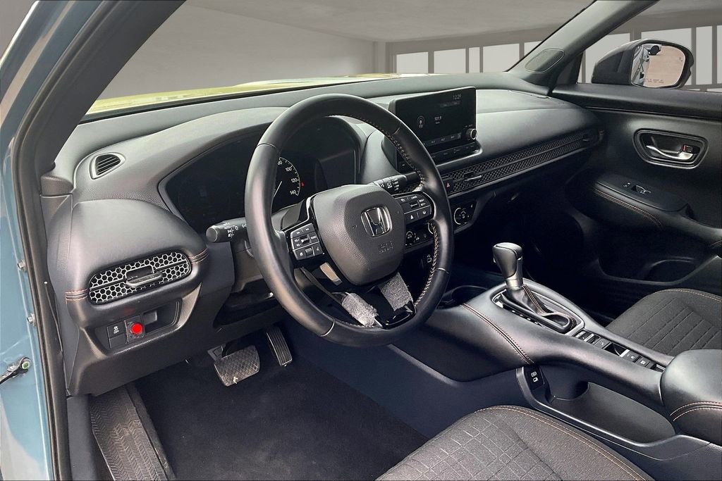 Used 2025 Honda HR-V Sport image 15