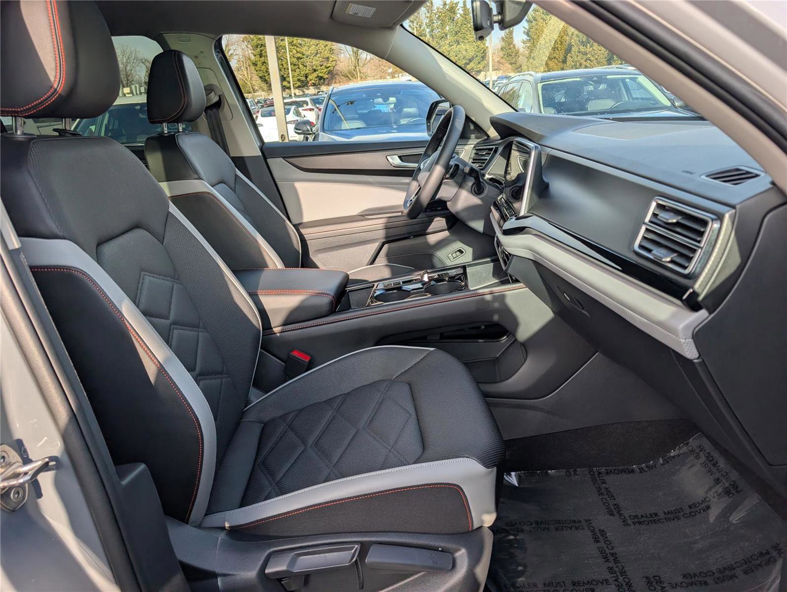 Used 2024 Volkswagen Atlas Peak Edition SE image 13