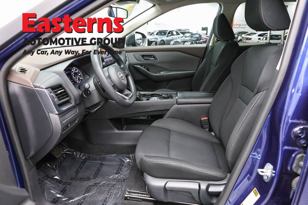 Used 2023 Nissan Rogue S AWD/4WD image 14