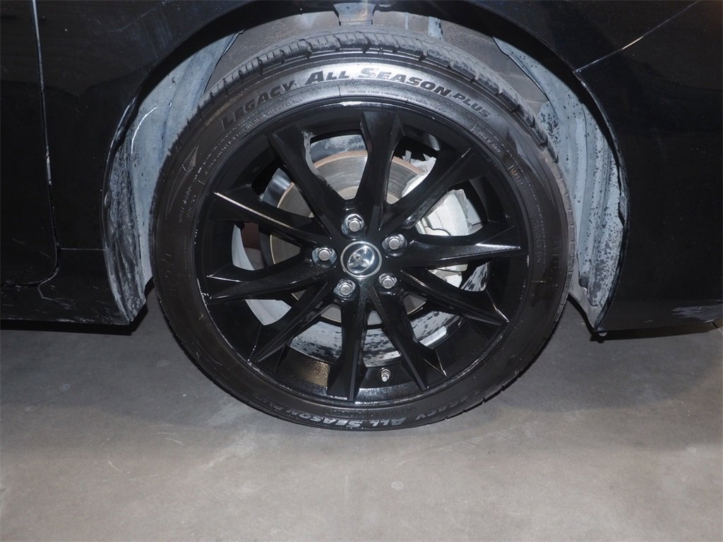 Used 2016 Toyota Camry XLE image 14