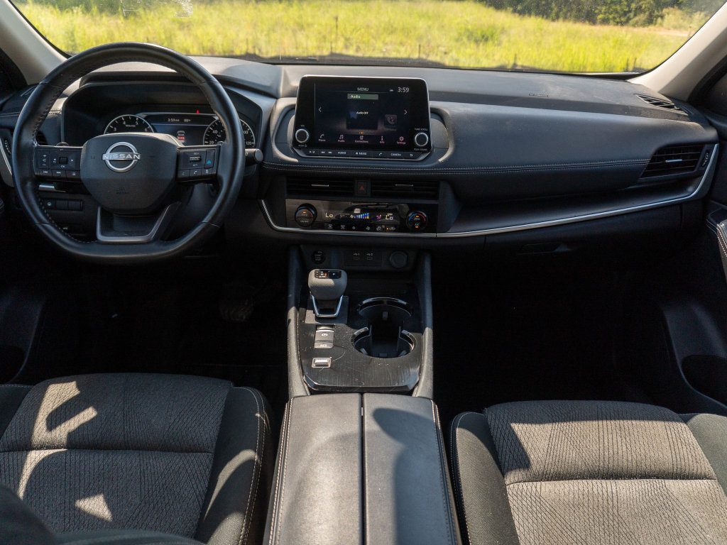 Used 2025 Nissan Rogue SV FWD image 21
