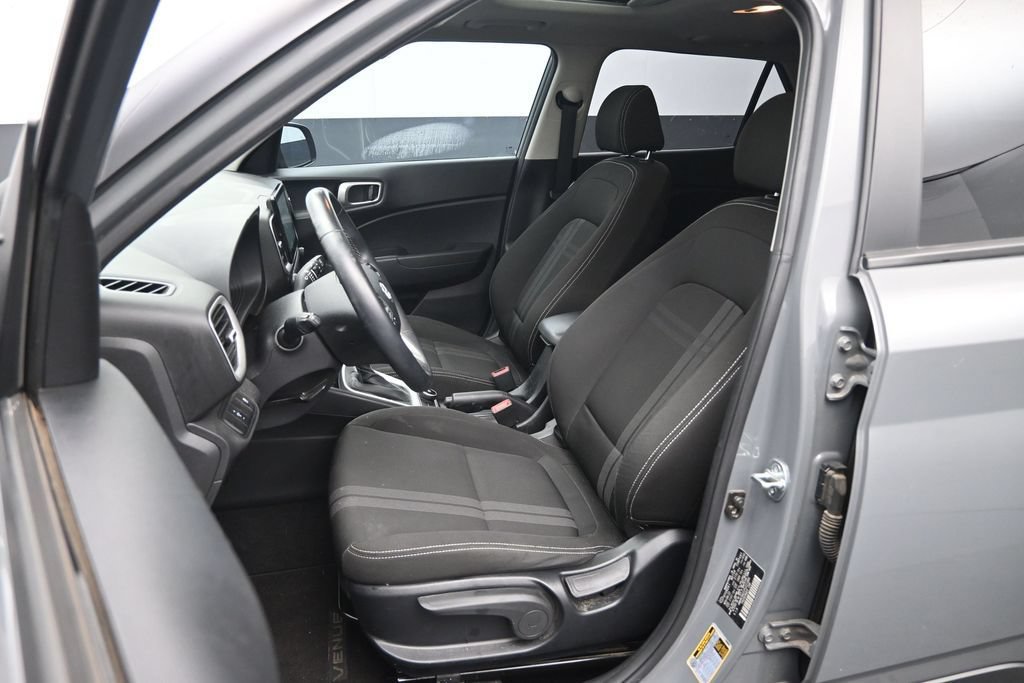 Certified 2023 Hyundai Venue SEL FWD image 21