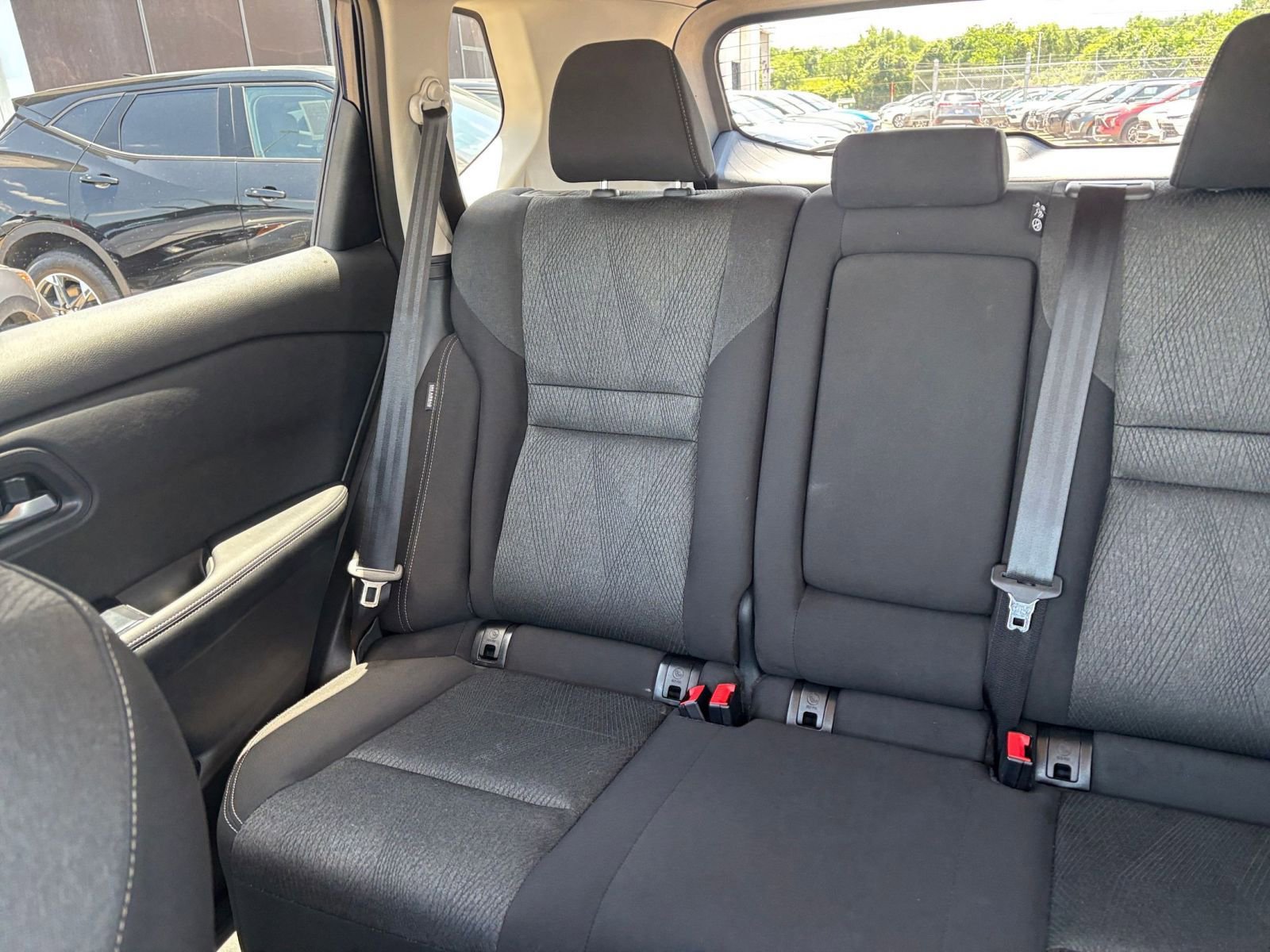 Used 2025 Nissan Rogue SV AWD/4WD image 41