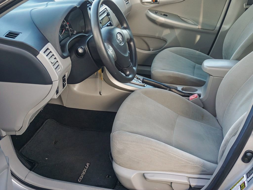 Used 2012 Toyota Corolla LE FWD image 18