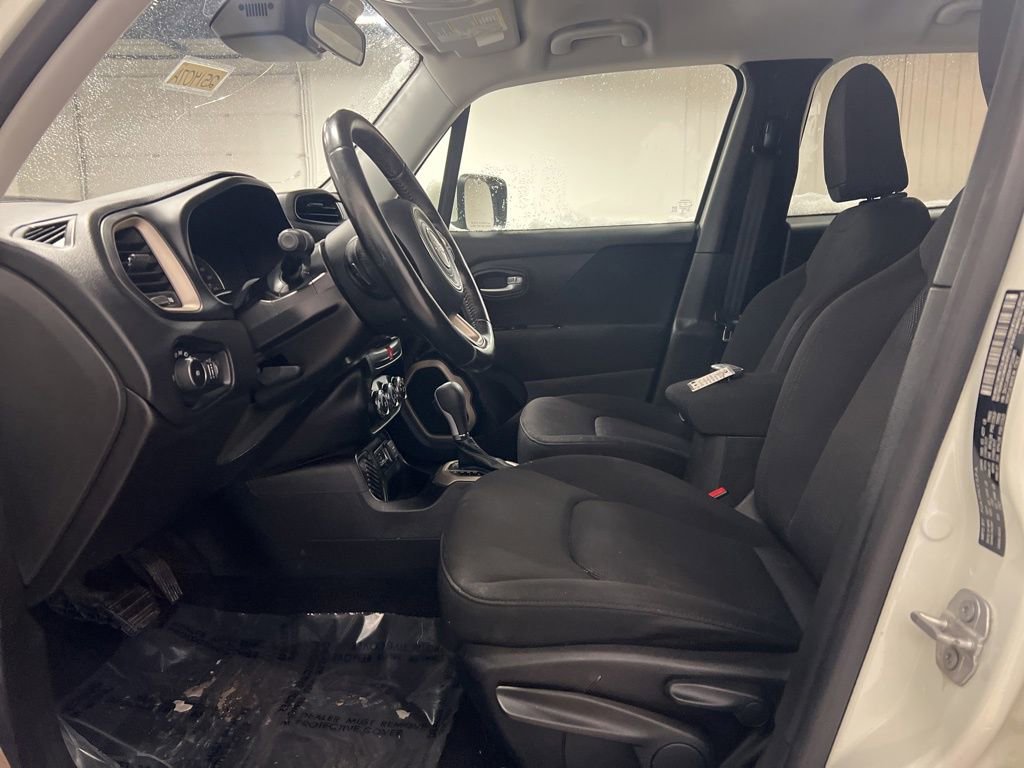 Used 2017 Jeep Renegade Latitude image 7