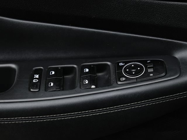 Used 2019 Hyundai Santa Fe Limited FWD image 16