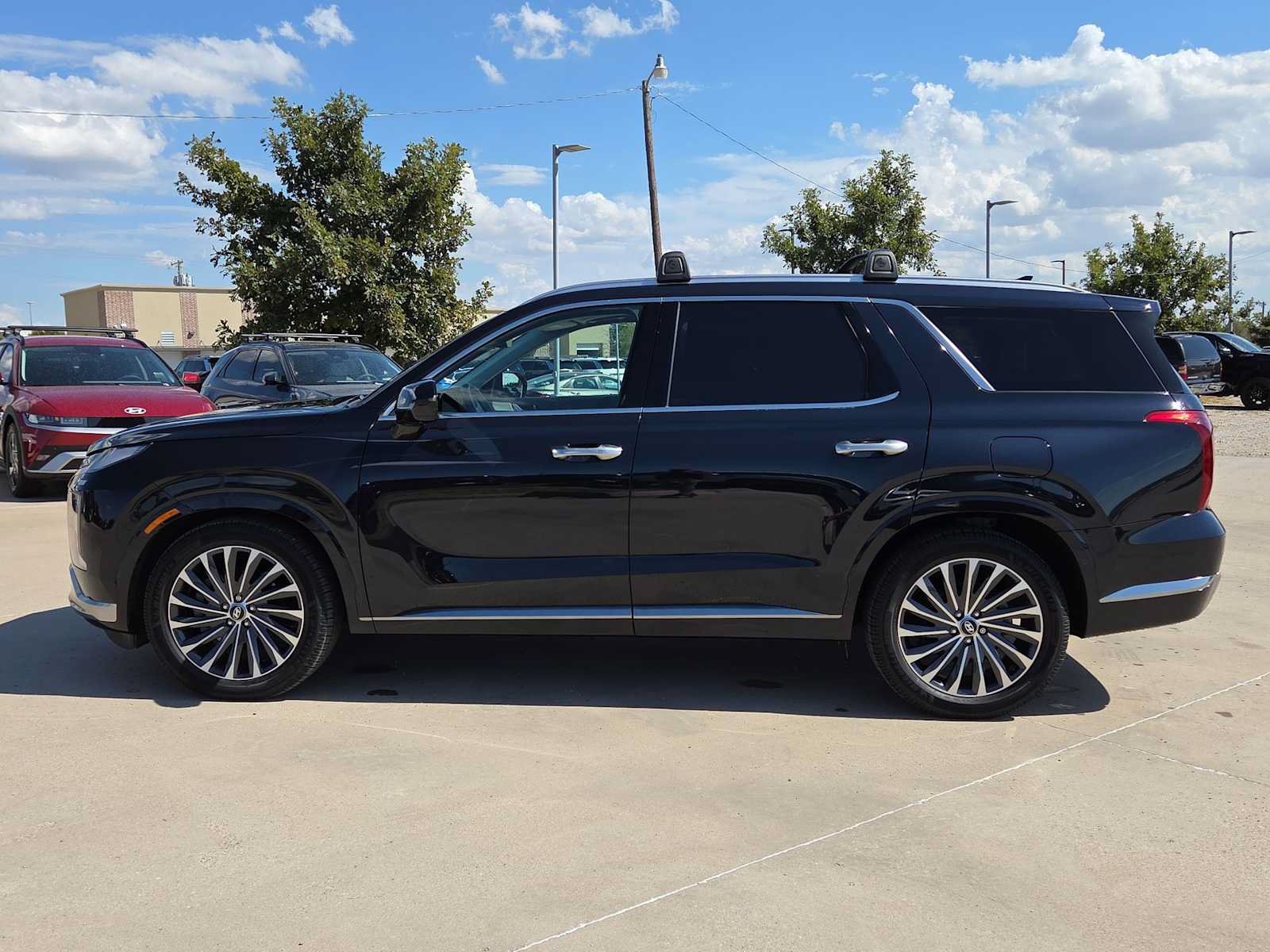 Certified 2023 Hyundai Palisade Calligraphy FWD image 4