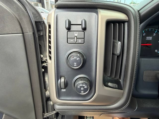 Used 2019 GMC Sierra 2500 Denali w/ Duramax Plus Package AWD/4WD image 27