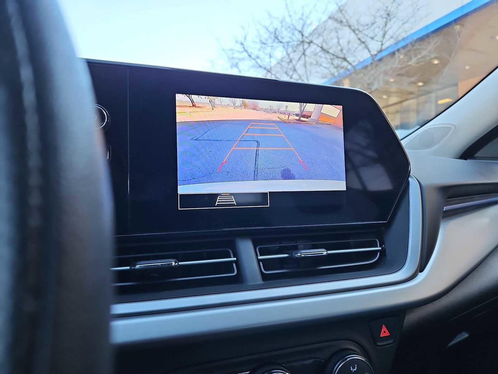 Certified 2025 Chevrolet Trax LS image 29