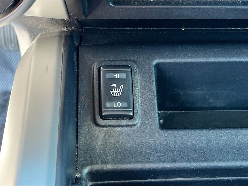 Used 2019 Nissan Titan SV w/ SV Convenience Package image 20