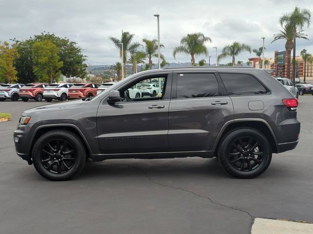 Used 2017 Jeep Grand Cherokee Altitude AWD/4WD image 8