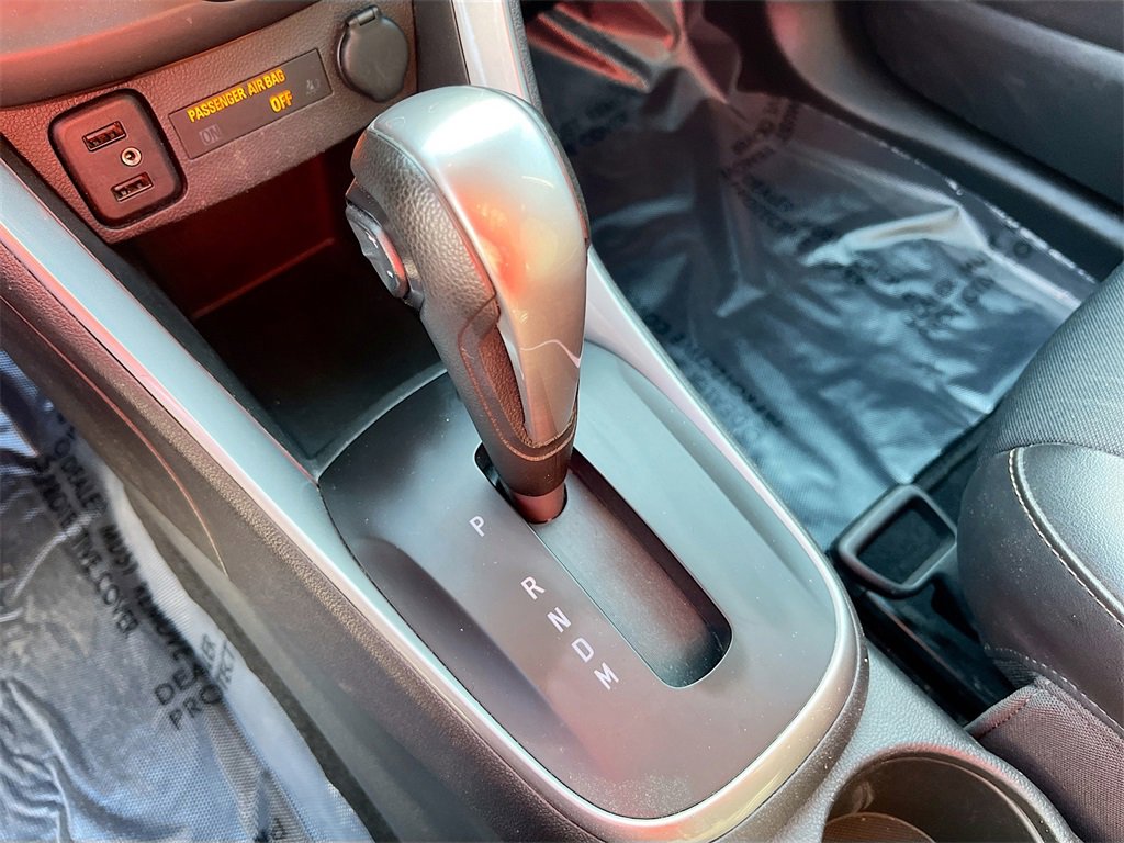 Used 2022 Chevrolet Trax LT w/ LT Convenience Package image 16