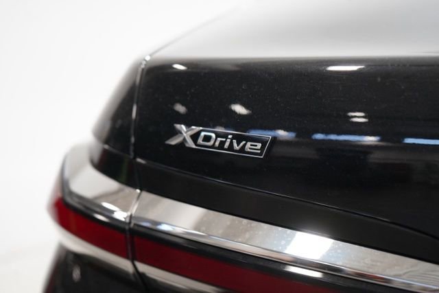 Used 2025 BMW 740i xDrive image 10