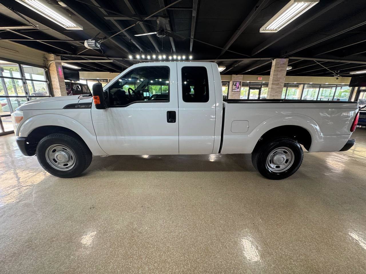 Used 2015 Ford F250 XL w/ Power Equipment Group RWD image 4
