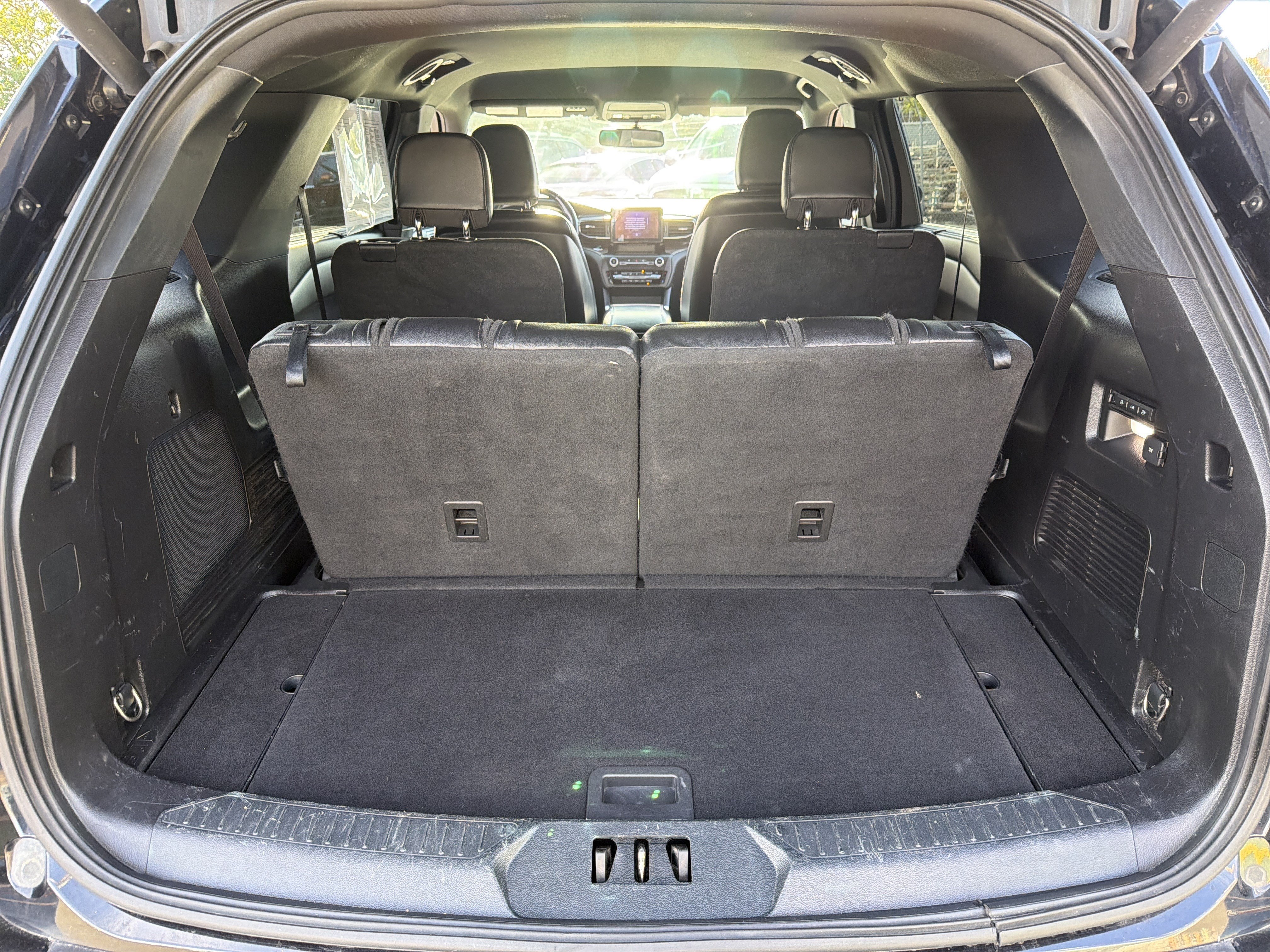 Used 2020 Ford Explorer Limited AWD/4WD image 4