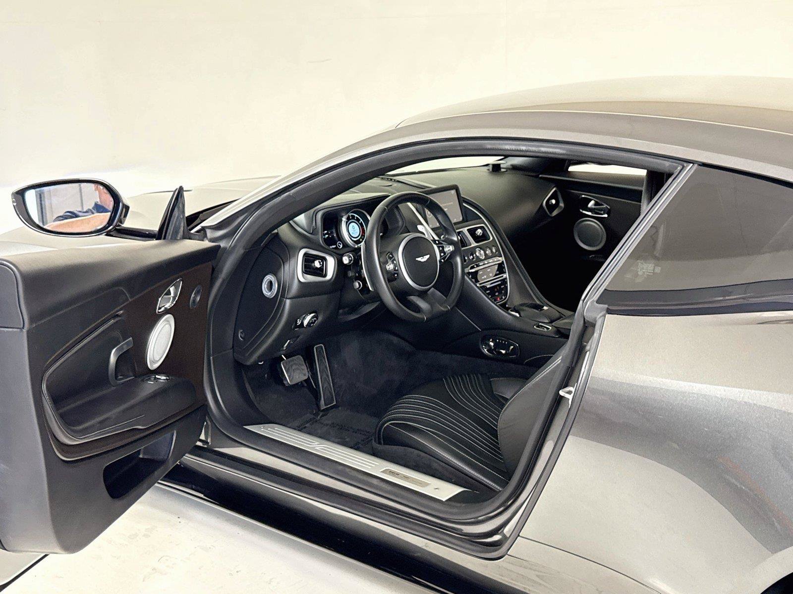 Used 2017 Aston Martin DB11 V12 RWD image 12