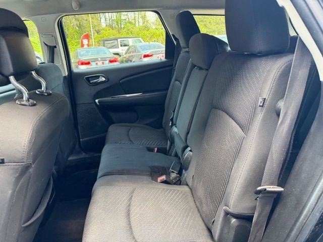 Used 2017 Dodge Journey SE w/ Flexible Seating Group image 14